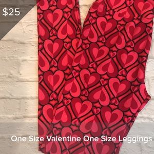 💕❤️LuLaRoe Valentine’s Leggings❤️💕